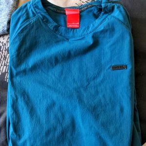 NIKE casual Workout Top. Sweat repellent.